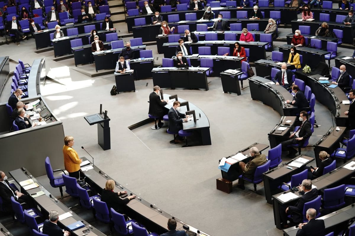 « Merkel doit partir! »: l’opposition durcit le ton devant le fiasco de la gestion allemande du COVID 19