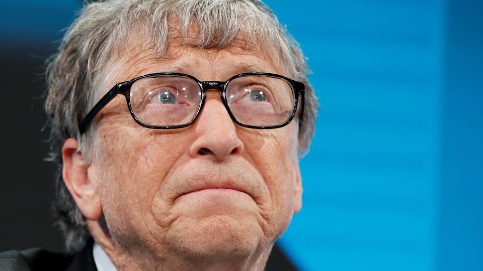 3 mois avant le COVID, l’Union mangeait la soupe du vaccin servie par Bill Gates et Big Pharma