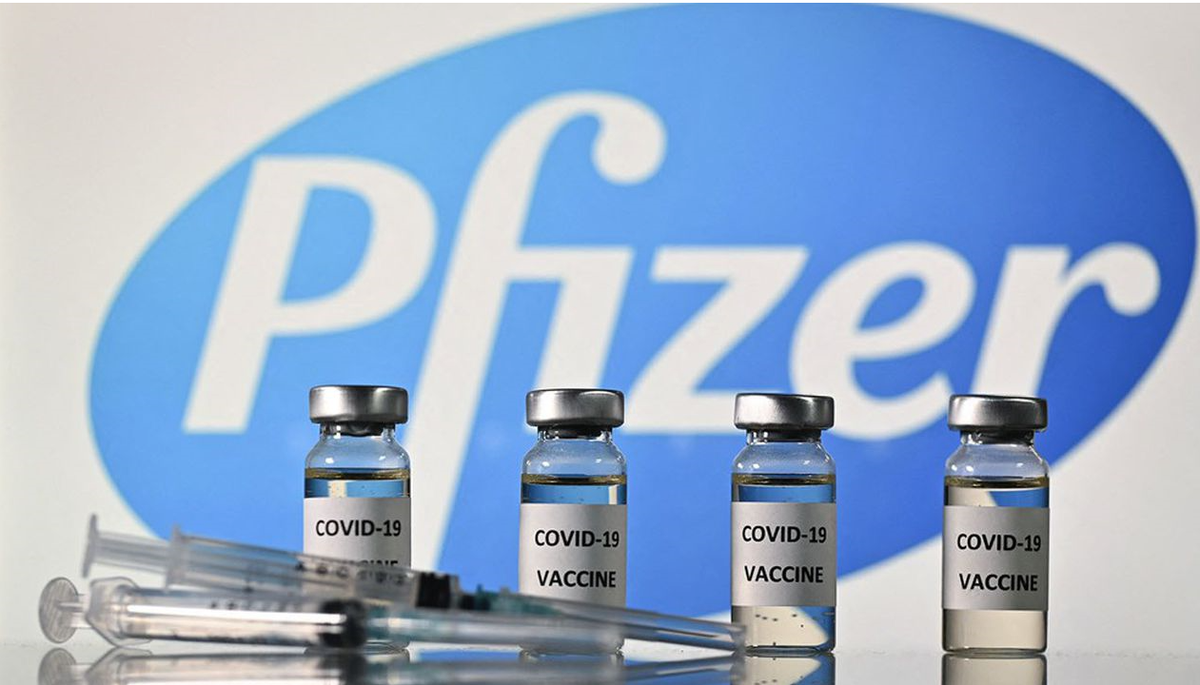 Face aux critiques, le PDG de Pfizer se pose en victime et fait fi des recommandations des autorités sanitaires