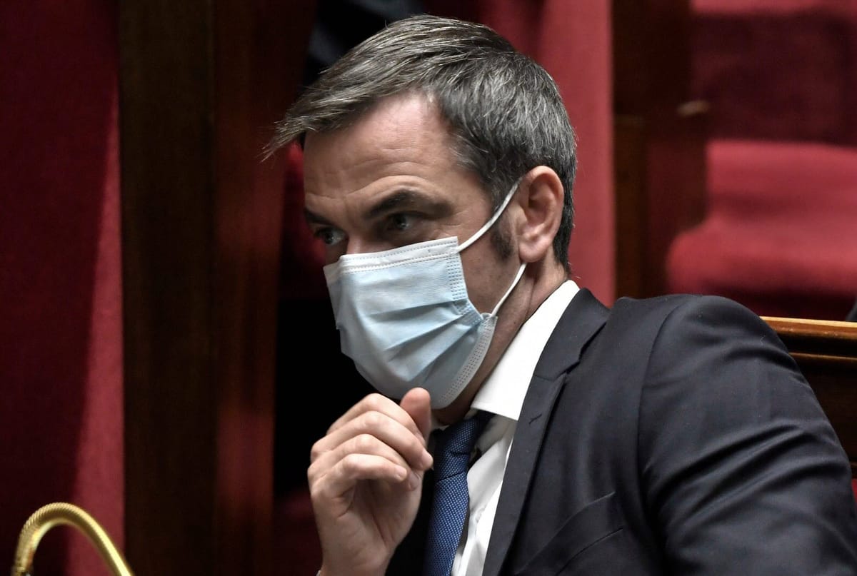 Face à la résistance, le gouvernement tente de sauver son passe sanitaire