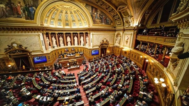 Passe sanitaire : le Sénat s’oppose au gouvernement