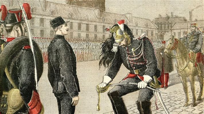 Maîtres Protat et Marian : « Le passe sanitaire fracture la France autant que l’affaire Dreyfus »