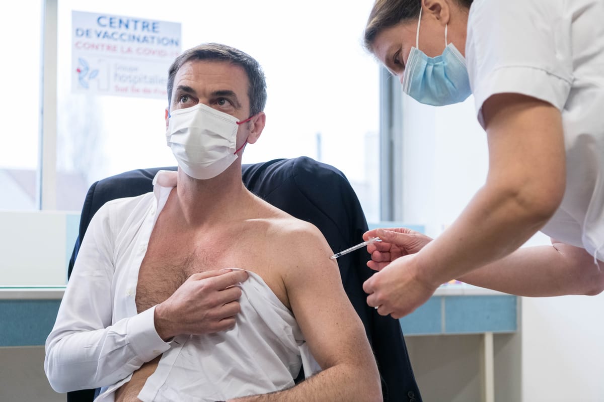 Face à la connivence entre les corps constitués de l’Etat et les grands intérêts privés : le passe vaccinal
