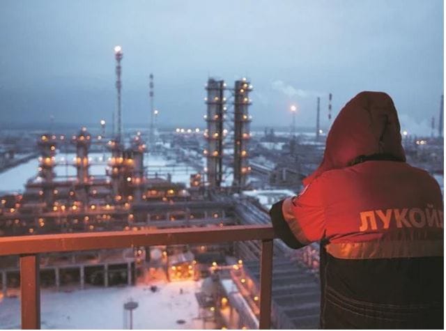 Pourquoi la Russie réduit délibérément ses revenus pétroliers, par Olga Samofalova
