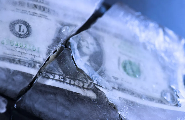 Baisse du dollar, hausse de l’euro : pourquoi l’effet ciseaux devient problématique