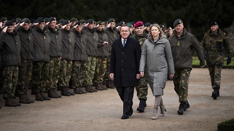 Le « soft Anschluss »: l’armée allemande absorbe l’armée hollandaise