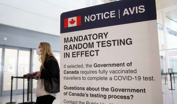 Canada : un enseignant non vacciné obtient gain de cause en justice