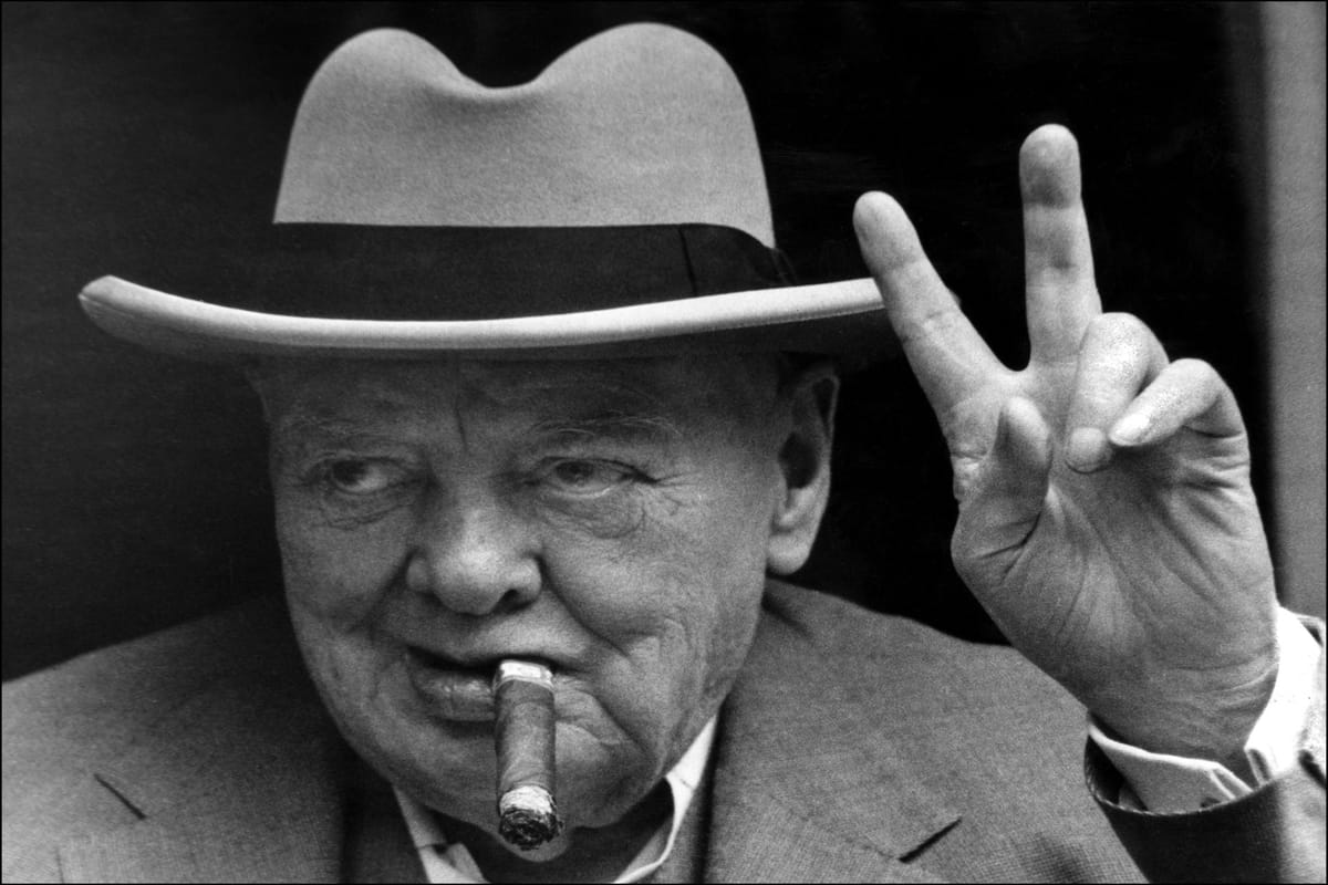 Seconde Guerre mondiale : Churchill et la victoire inachevée contre le fascisme (gris)
