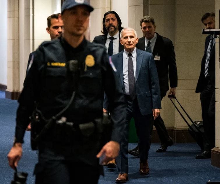 USA- origines COVID: Fauci cité à comparaître pour violation de lois fédérales