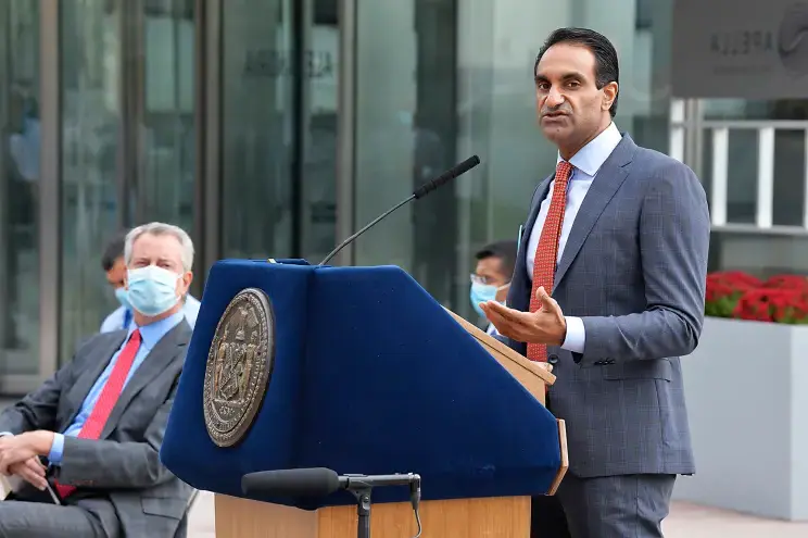 Scandale à New-York : le covidiste Dr Varma organisait des orgies en plein confinement