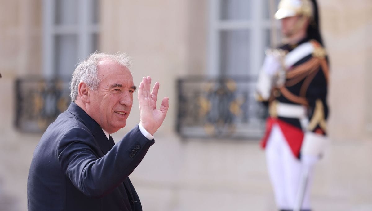 Bayrou, cette France des notaires et des profs qui va ratiboiser les épargnants pour sauver son train de vie