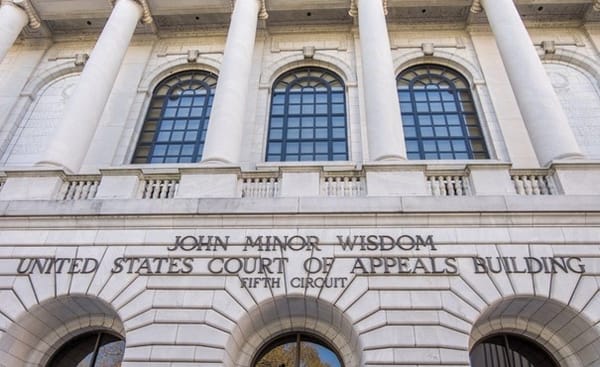 Etats-Unis : la suspension de l’obligation vaccinale de Biden maintenue par la justice