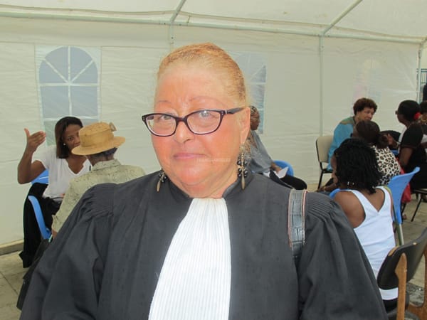 « Selon les pompiers, le CHU de Guadeloupe a ordre de cacher les vaccinés hospitalisés »