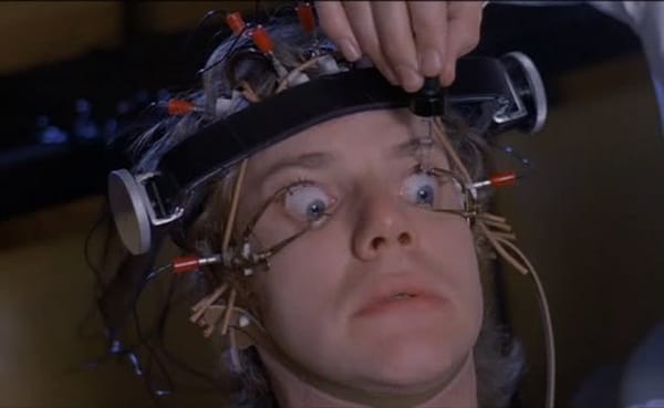 Le pass sanitaire, cette invention orwellienne liberticide, par Yassine Adrou