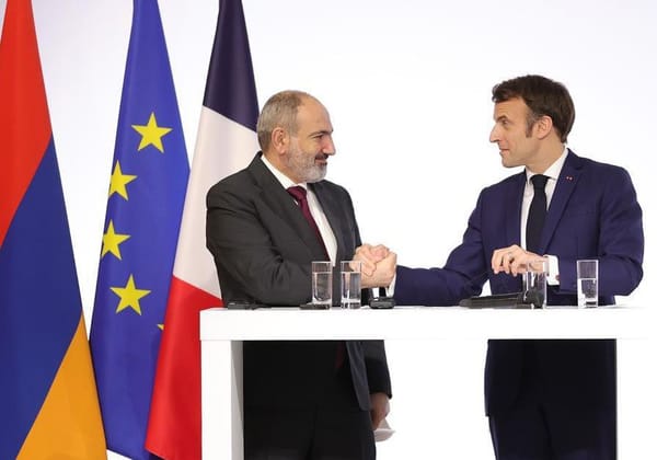 La France prépare-t-elle l’Arménie à une guerre avec la Turquie ? Ou avec la Russie ? par Dmitri Rodionov