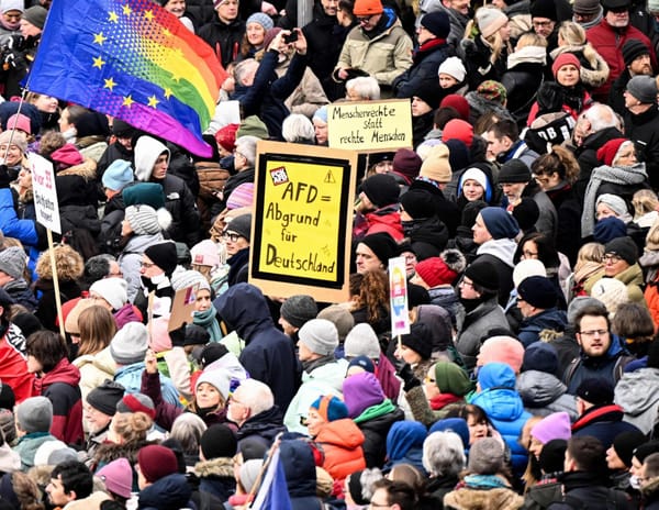 Les gouvernements des perdants détruisent le centre de l’Europe, par Ulrike Reisner