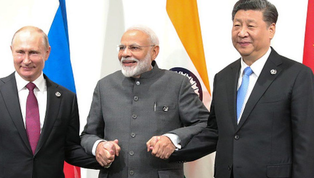 Comment les BRICS vont chasser le dollar de son trône, par Jean Goychman