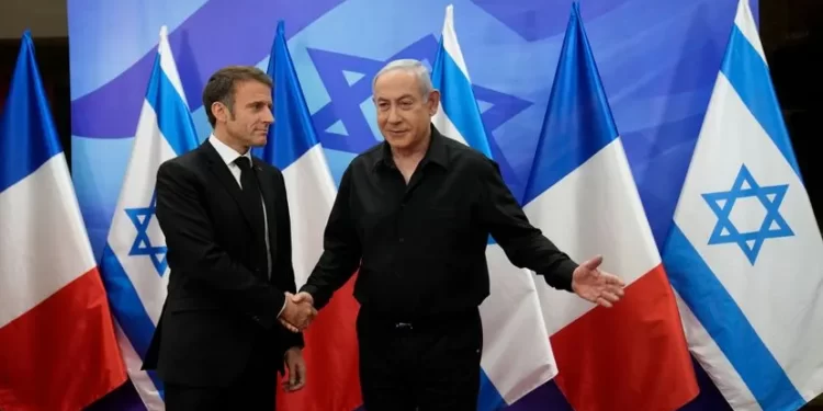 Au Proche-Orient, Emmanuel Macron veut “ajouter la guerre à la guerre” !
